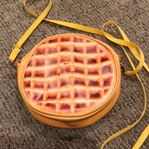 Round waffle purse
